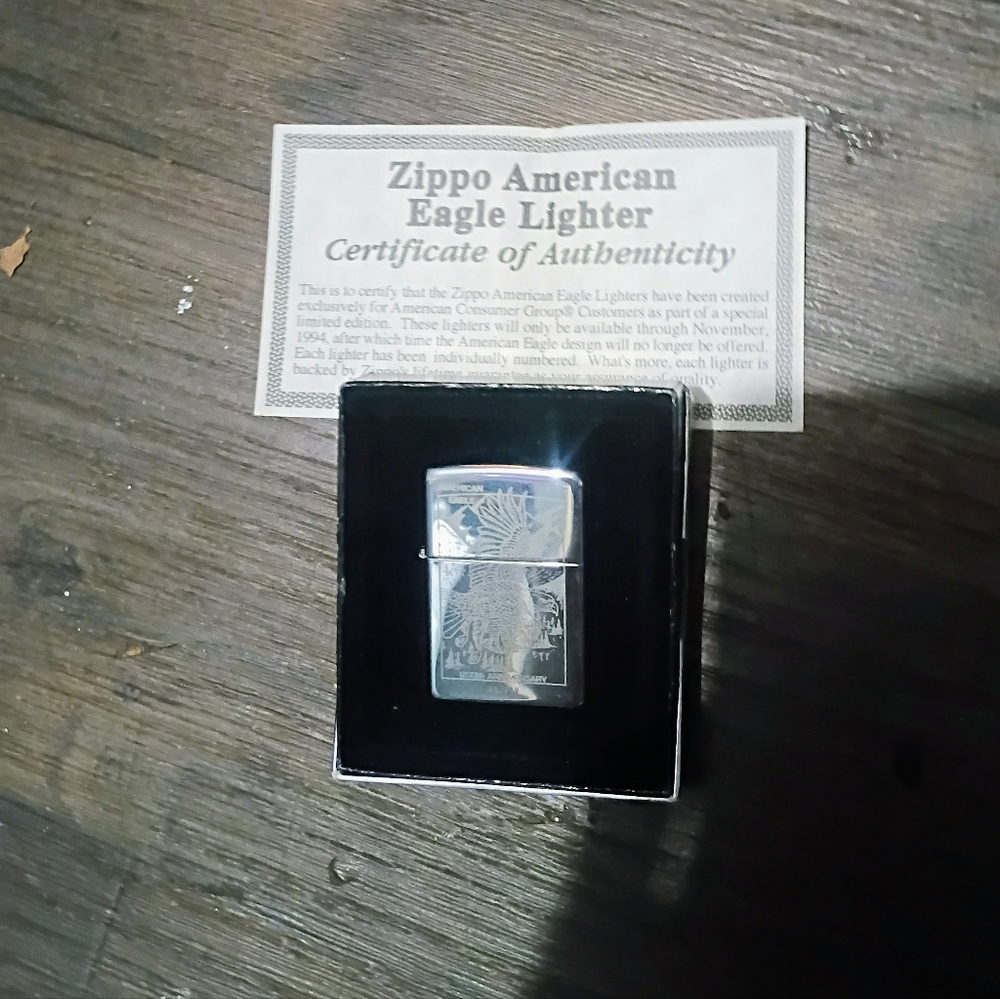 American Eagle 200th Anniversary Lighter - Picture 2 of 5
